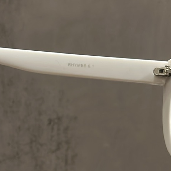 Quay Australia mirrored Rhymes Sunglasses - Picture 7 of 12